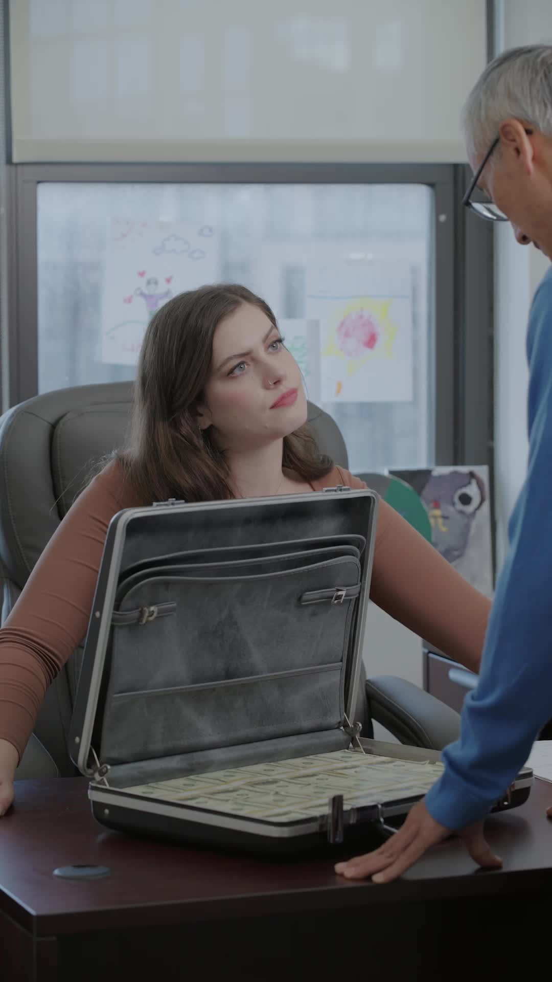 Episódio 38 de A Esposa do CEO é Poderosa