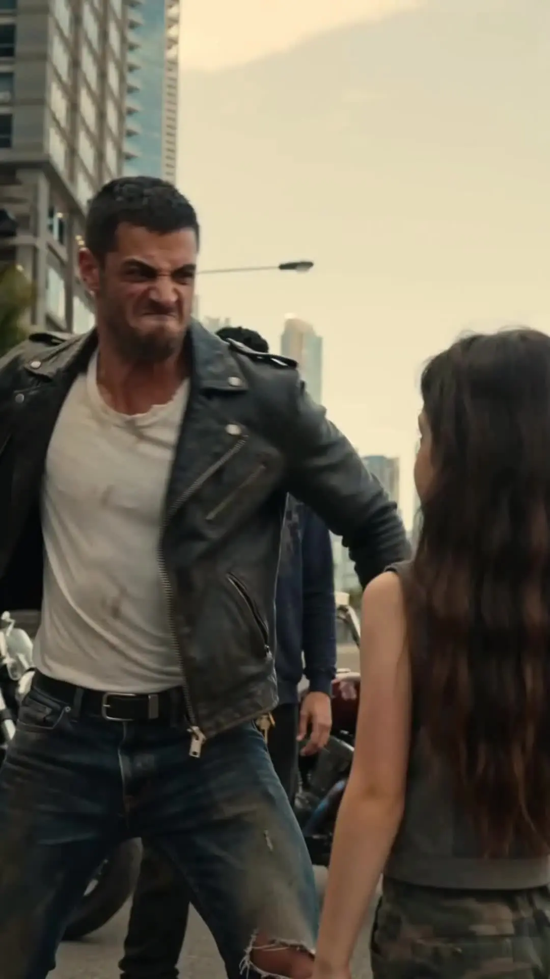 Episódio 3 de A Pequena Guerreira de Hades Enfrenta a Máfia