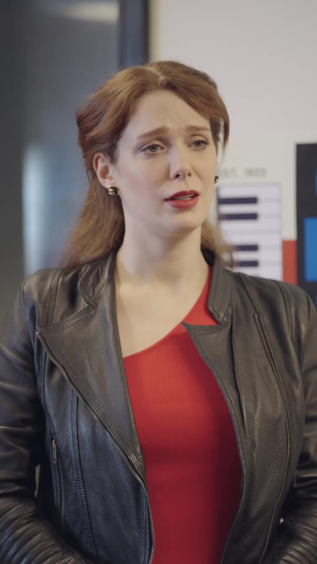 Episódio 11 de A rainha divorciada volta aos holofotes