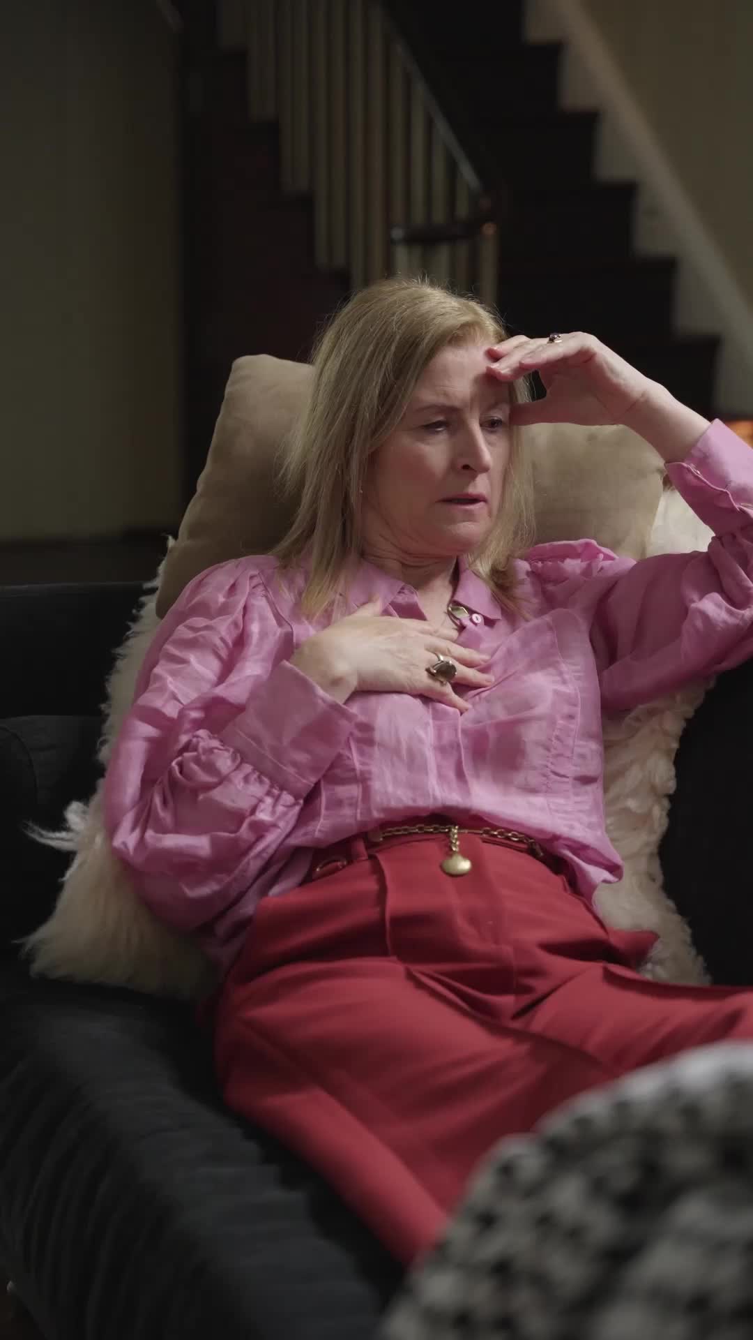 Episódio 43 de A rainha divorciada volta aos holofotes