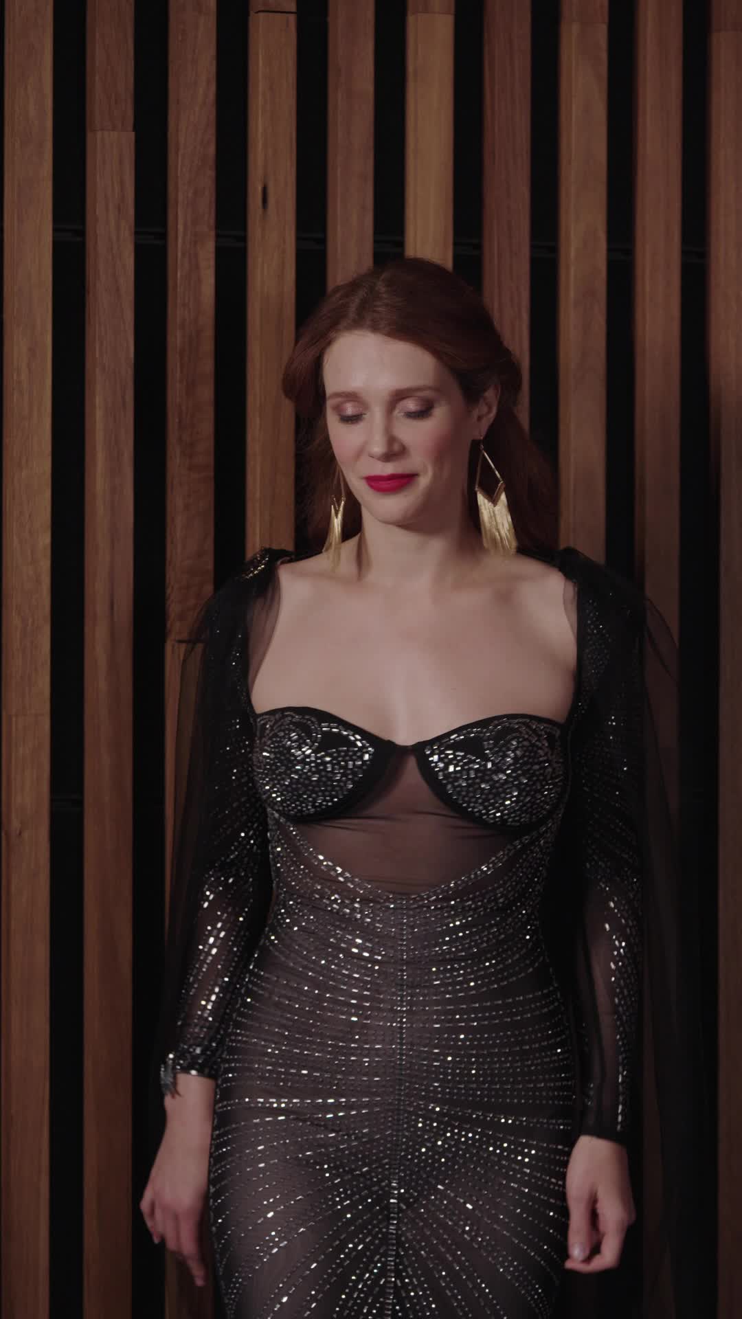 Episódio 49 de A rainha divorciada volta aos holofotes