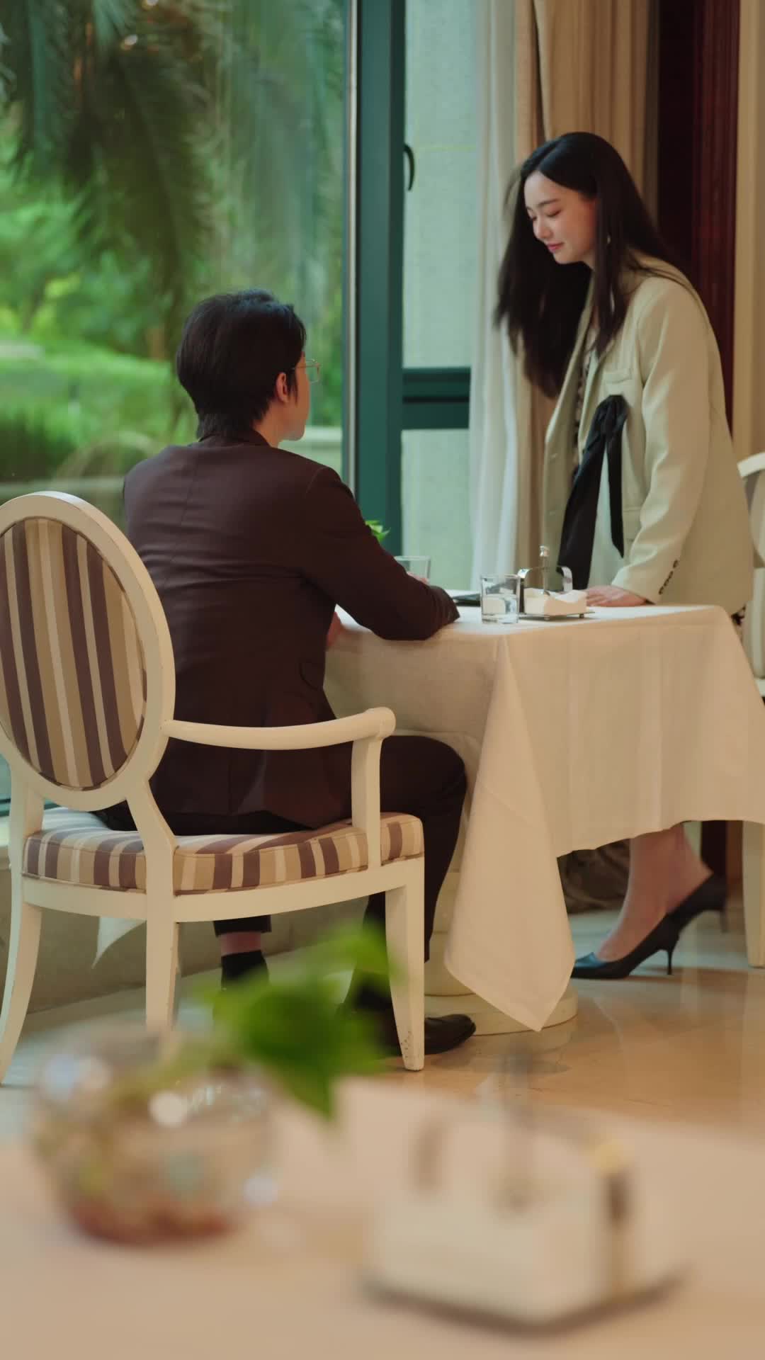 Episódio 37 de Amor Após o Renascimento: Mimada pelo Tio do Meu Marido