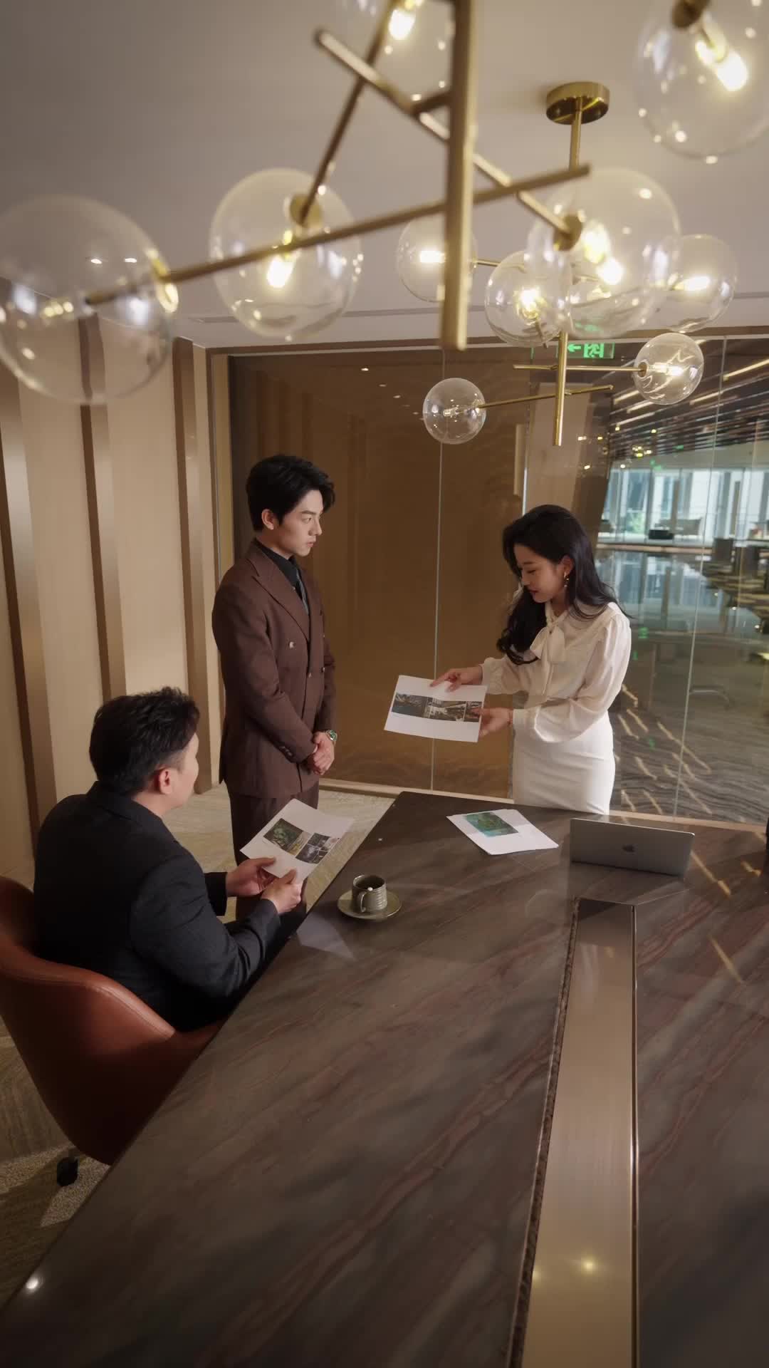 Episódio 13 de Amor às Pressas: CEO Sem Fortuna