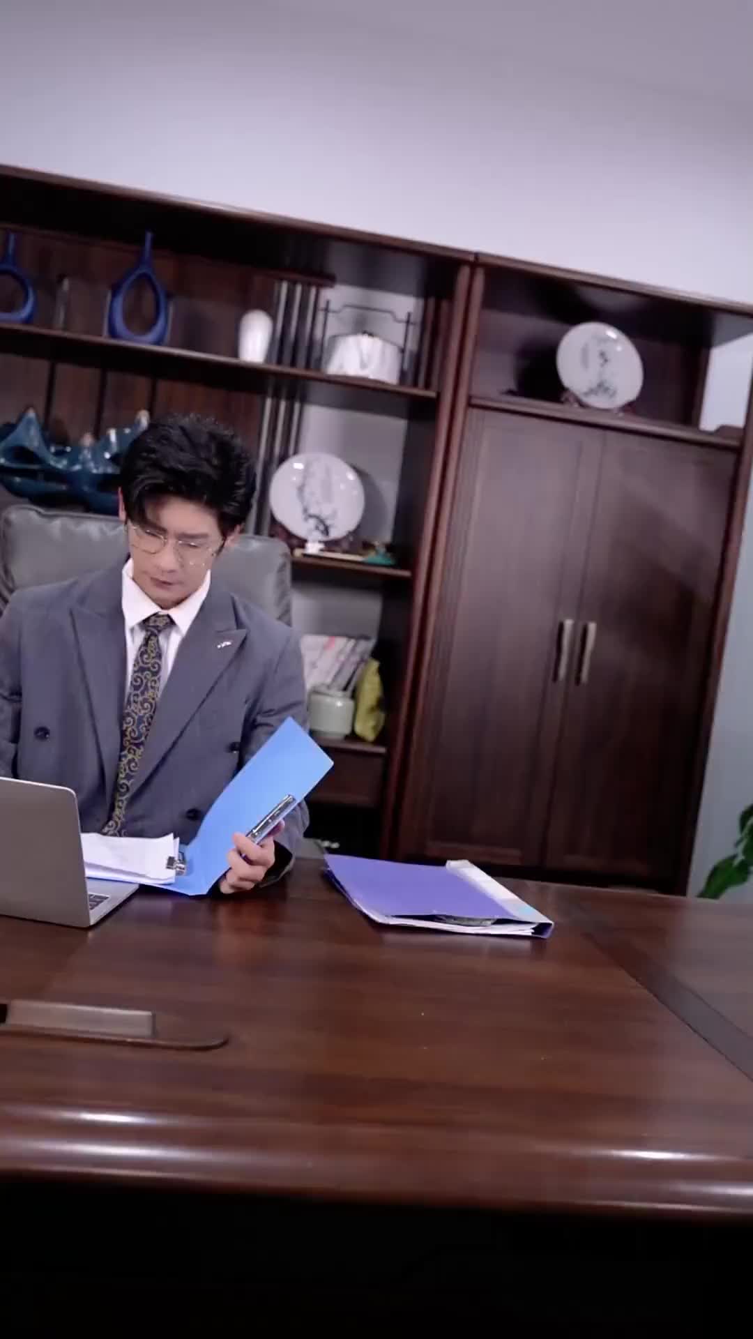 Episódio 52 de Contrato de amor com o tio cadeirante do meu noivo