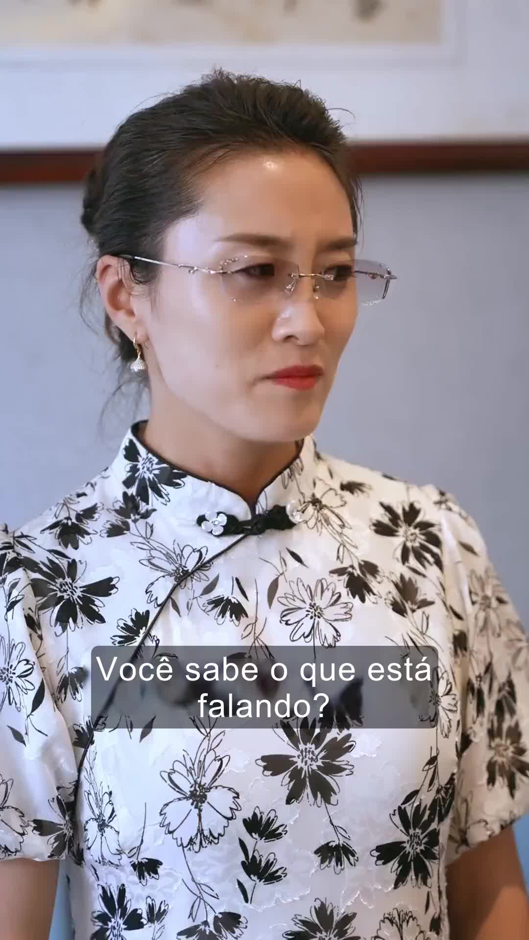 Episódio 66 de Dividida Entre Dois Bilionários