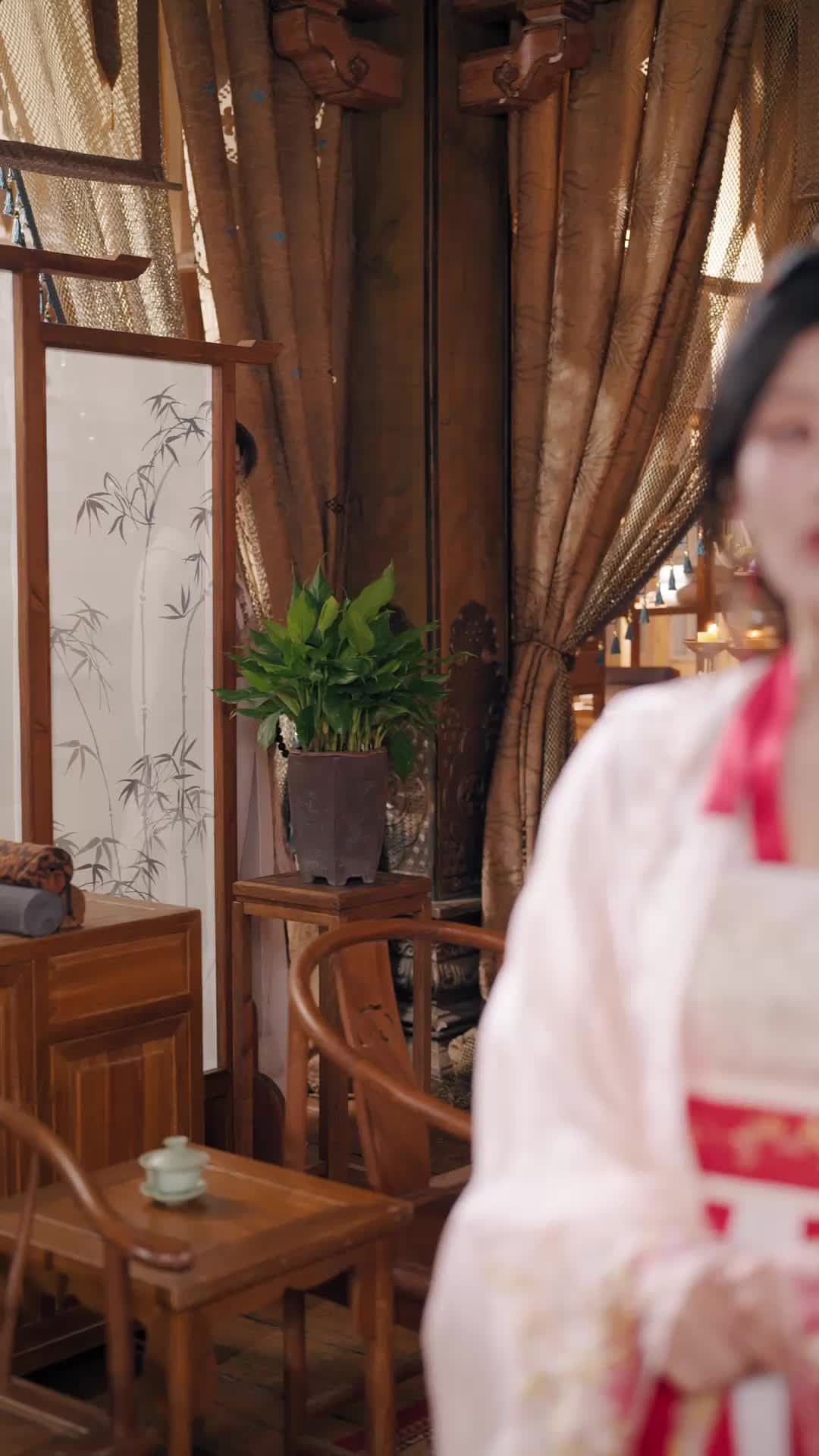 Episódio 17 de Divorcie o Falso, Case com o Trono!