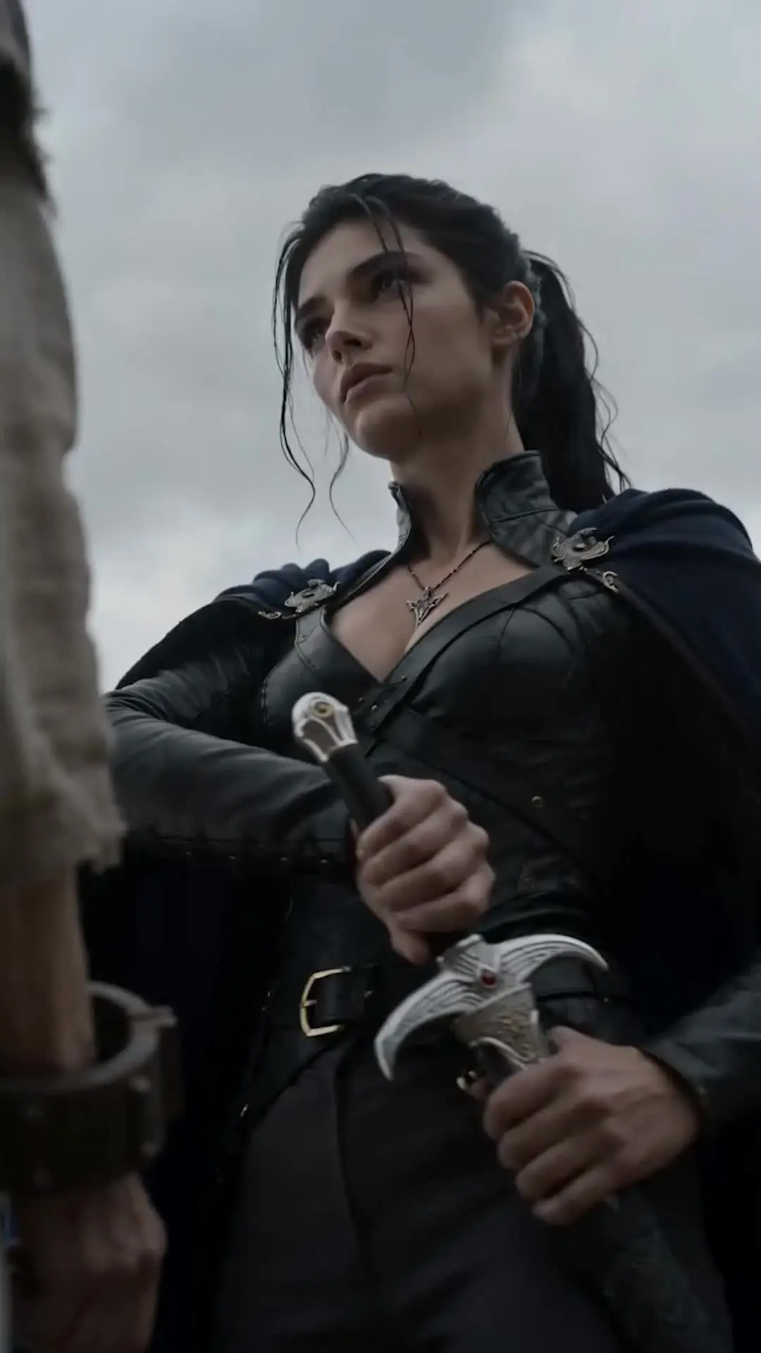 Episódio 3 de Dragão Abandonado, Rainha Ascendente