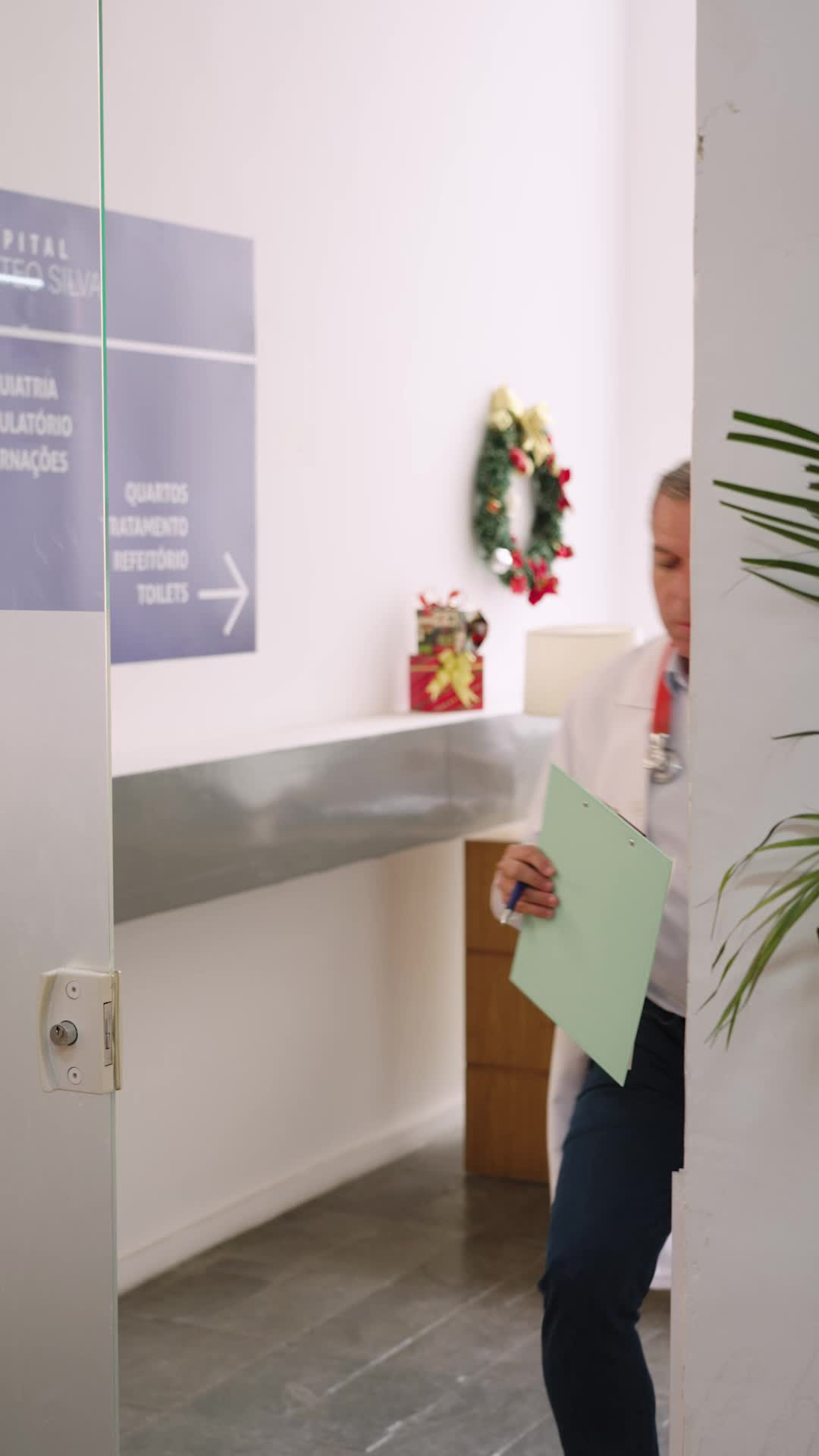 Episódio 51 de Encontrei Um Marido Bilionário E Sem-Teto Para o Natal