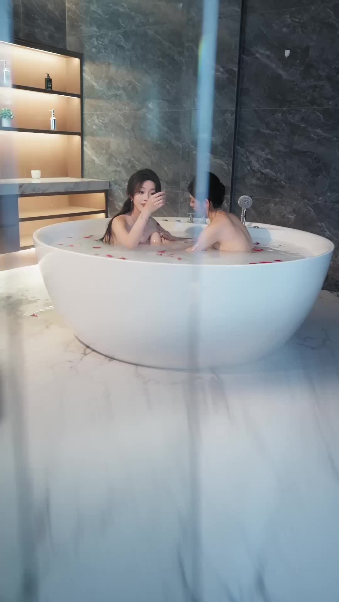 Episódio 24 de Encontrei um Marido Dragão Sem-Teto