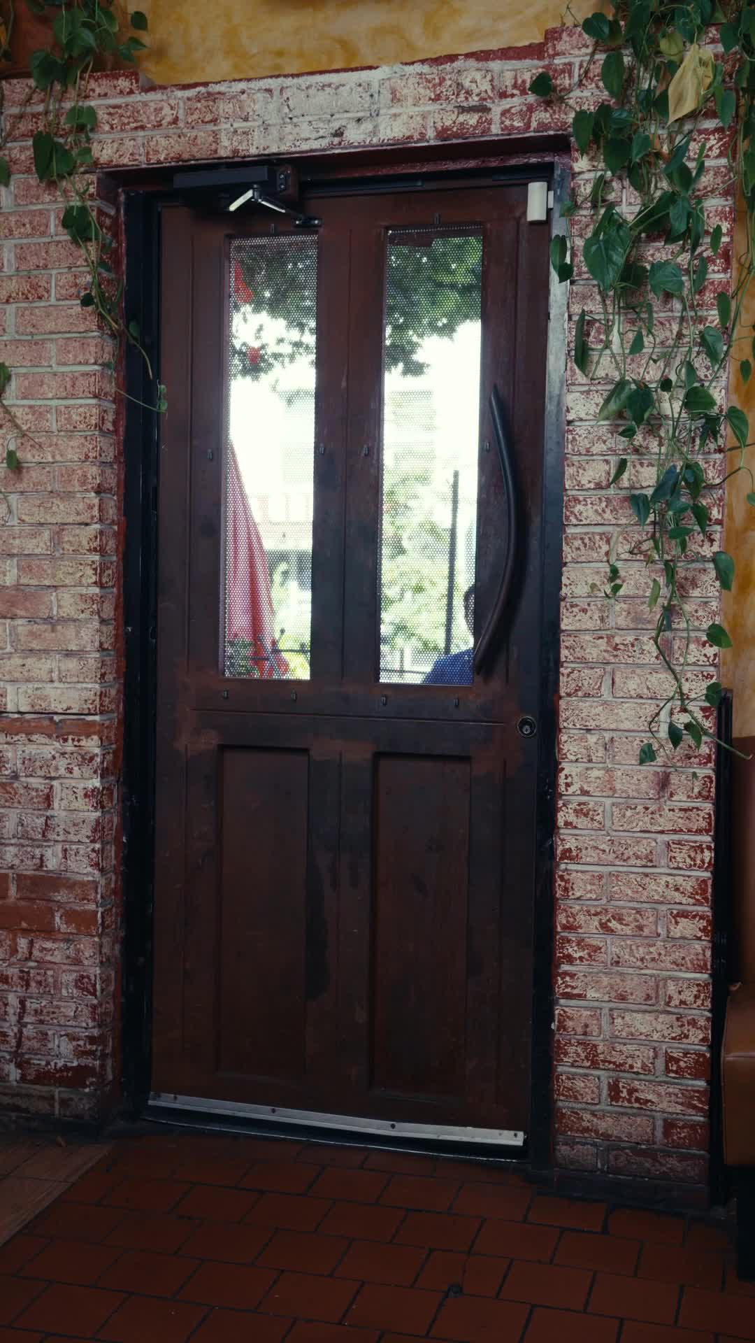 Episódio 14 de Frango Frito, Casamento de Repente