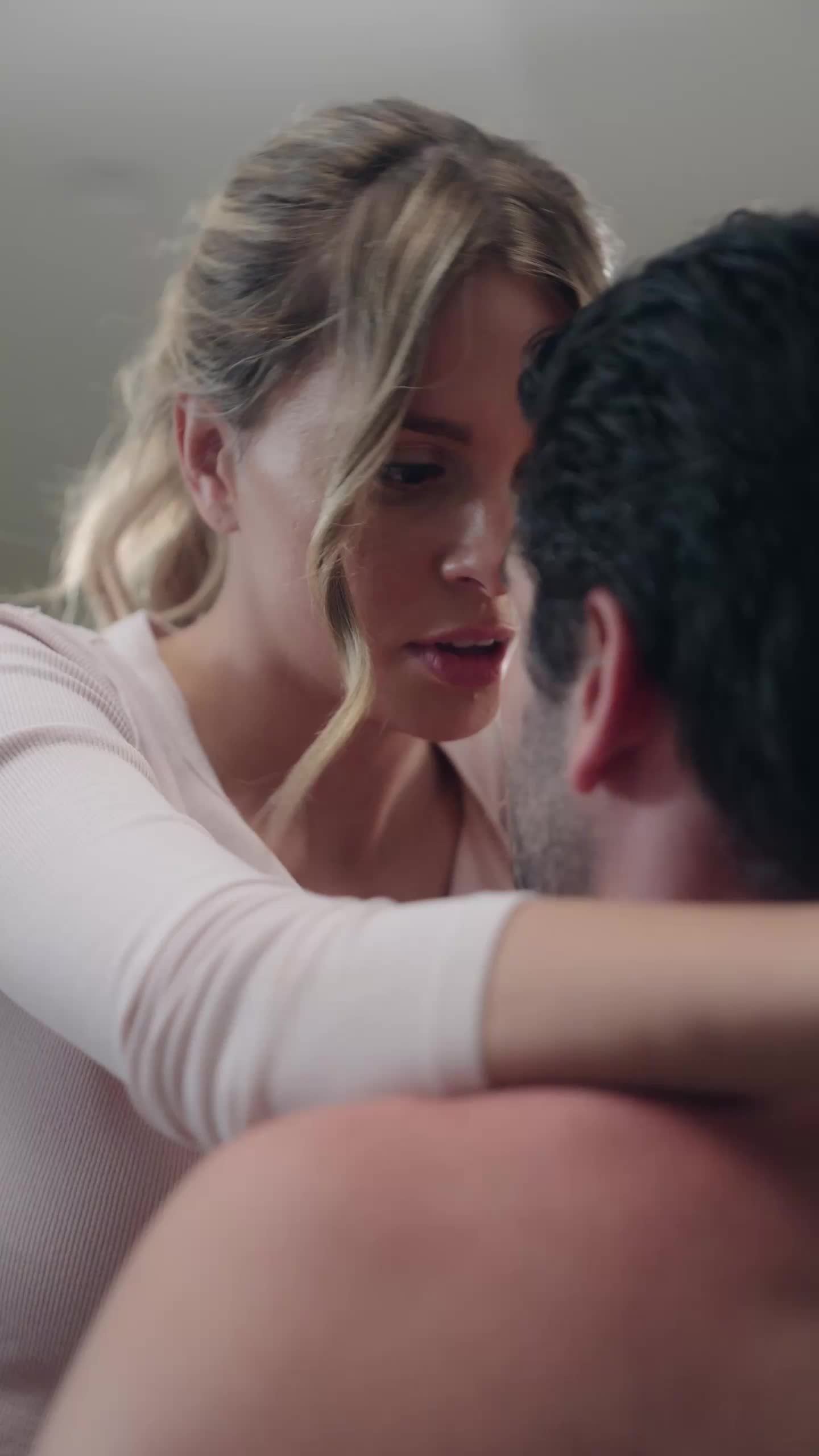 Episódio 34 de Mãe solteira em fuga, segura em seus braços