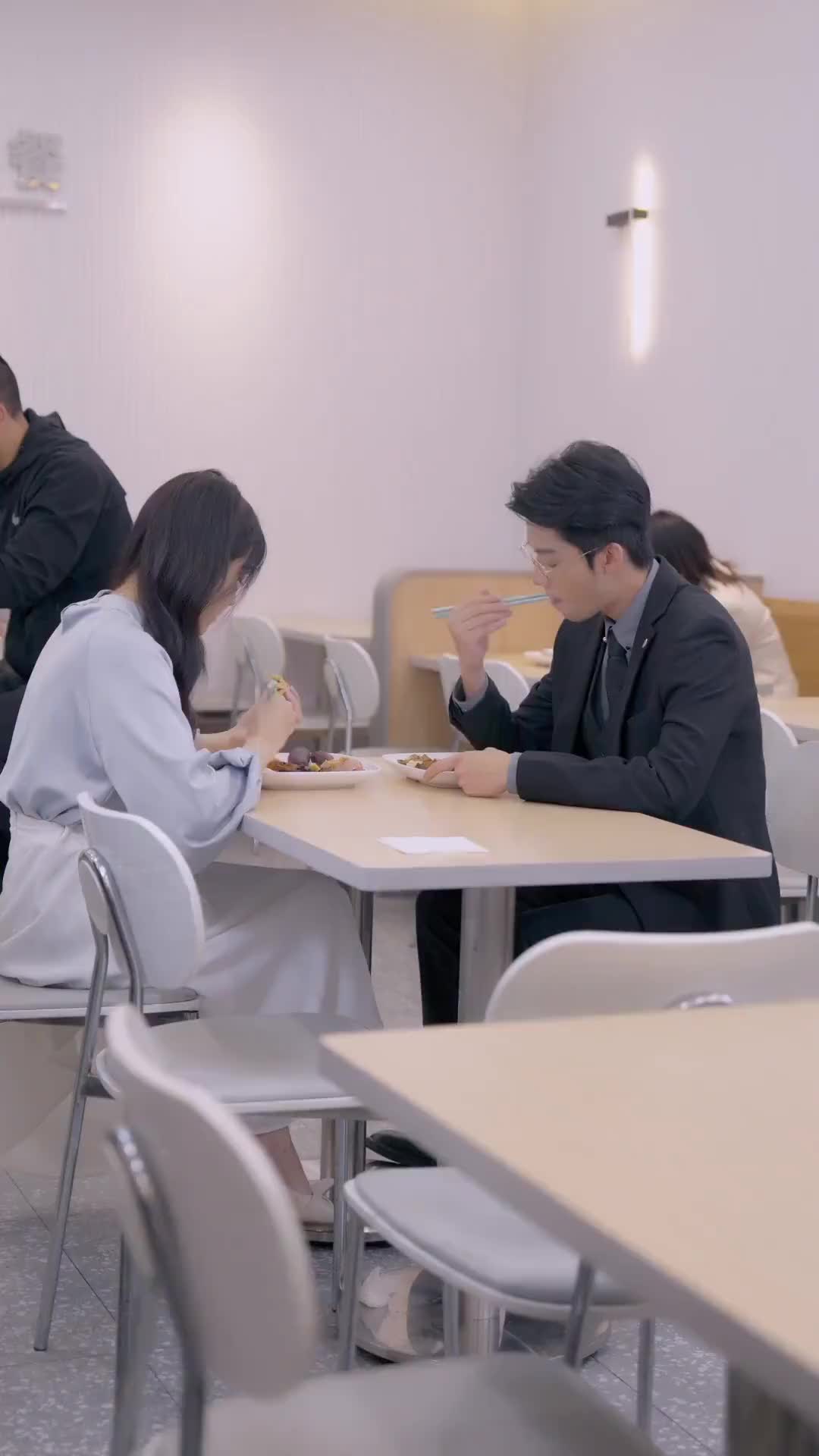 Episódio 7 de Meu Amor Virtual, Meu CEO