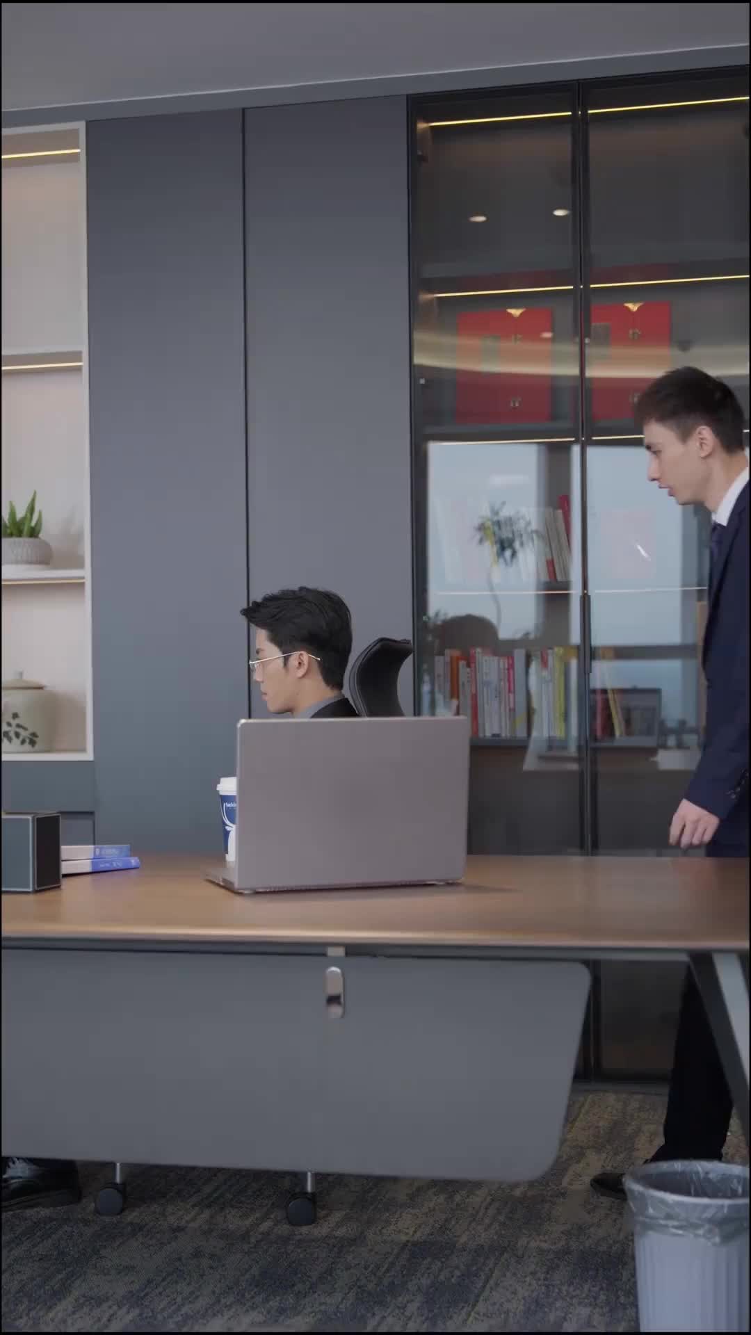 Episódio 8 de Meu Amor Virtual, Meu CEO
