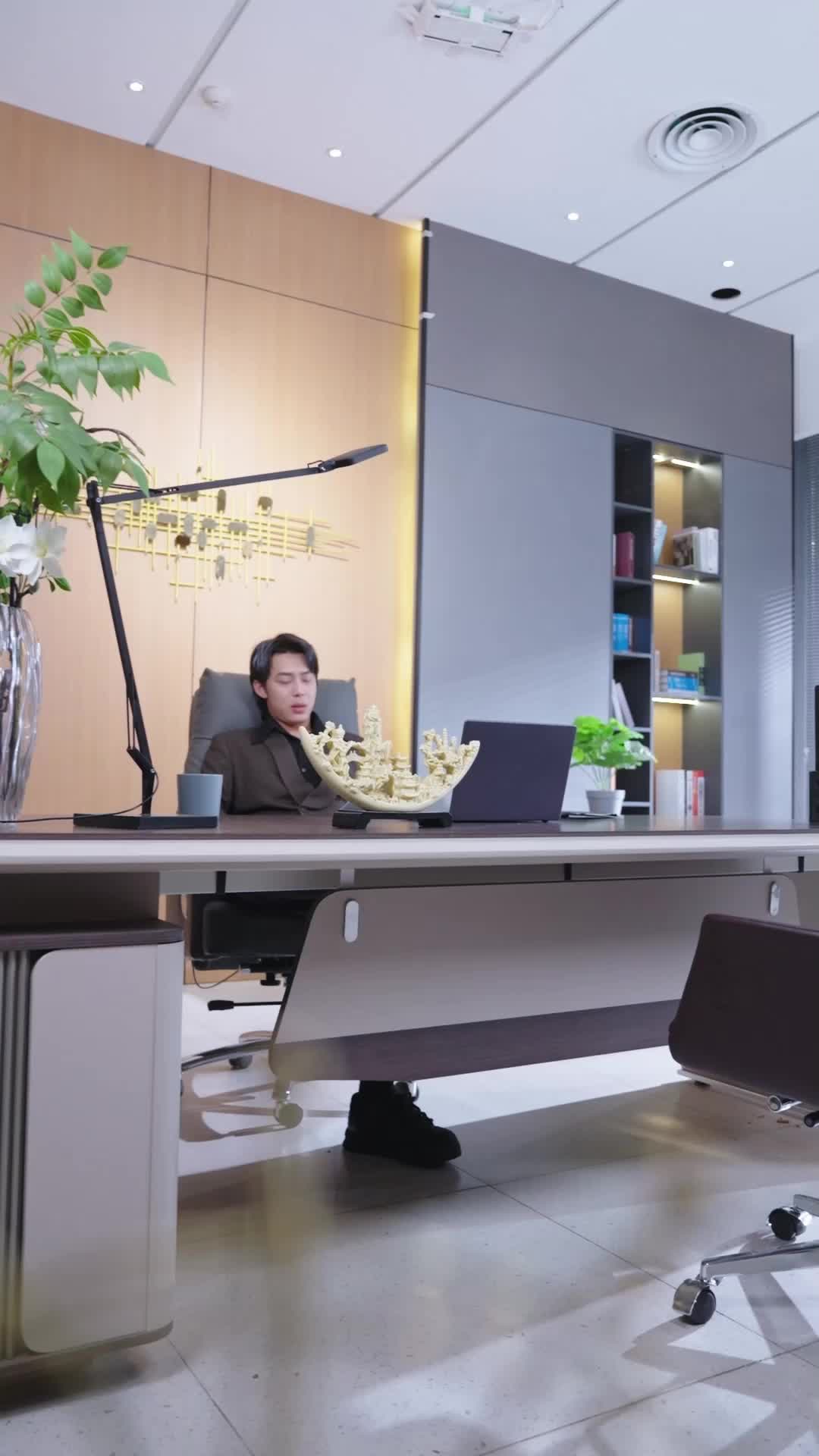 Episódio 44 de Minha Melhor Amiga Quer o CEO da Minha Aventura de Uma Noite
