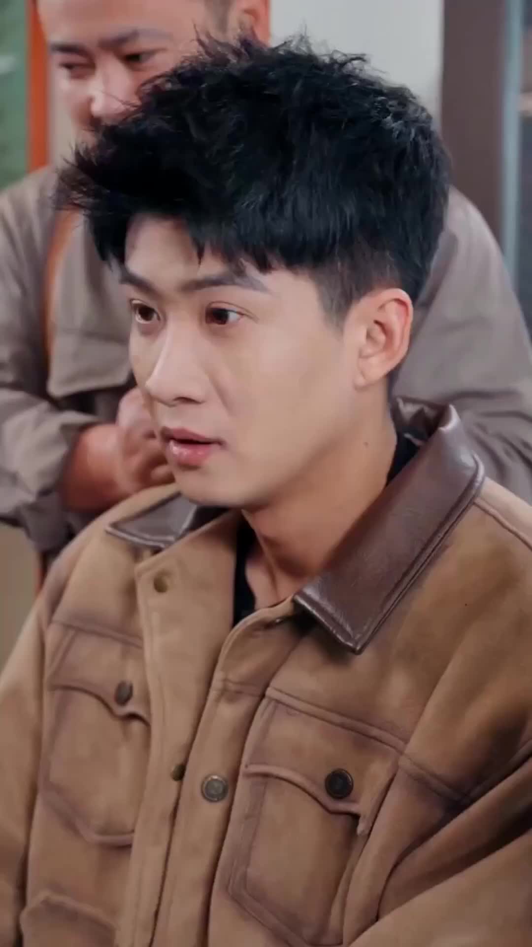 Episódio 8 de Morri no Trabalho, Ganhei uma Família
