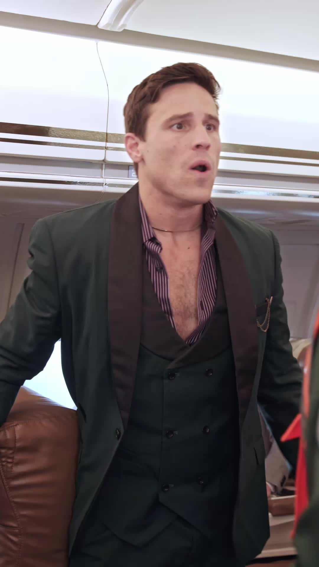 Episódio 16 de O Bilionário Escondido na Primeira Classe