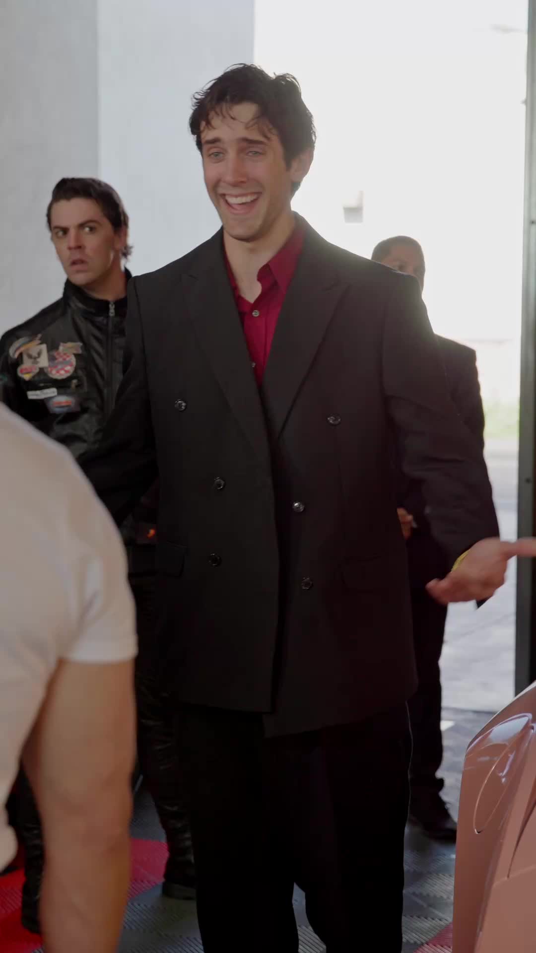 Episódio 73 de O Bilionário Escondido na Primeira Classe