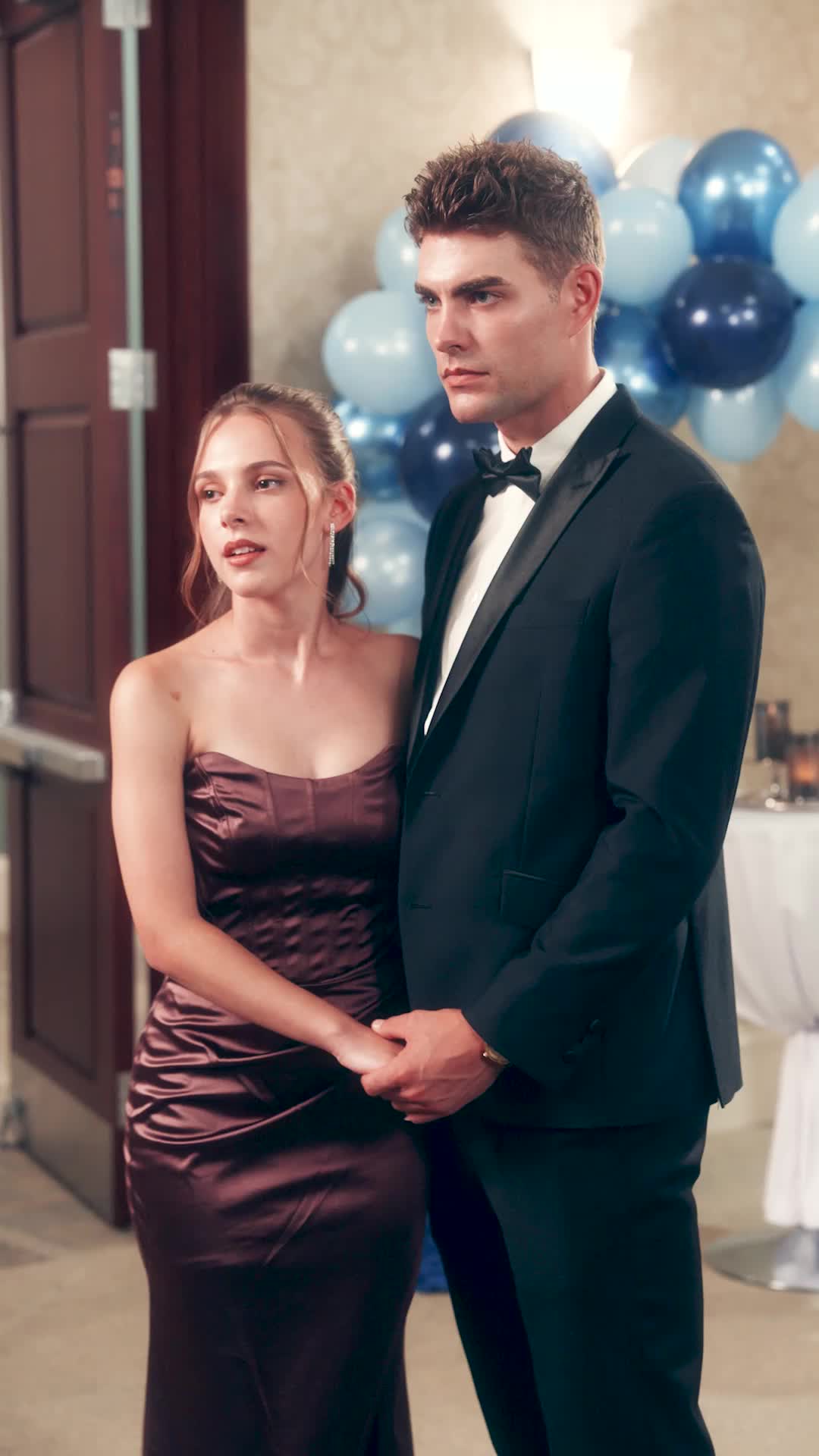 Episódio 58 de O bilionário se casou com uma garota sem-teto