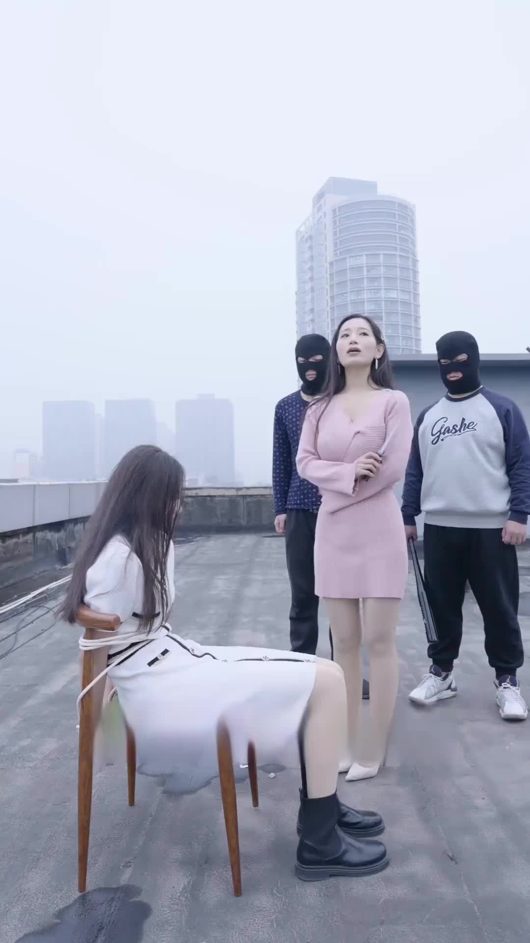 Episódio 33 de O CEO Astuto e Sua Esposa Irresistível