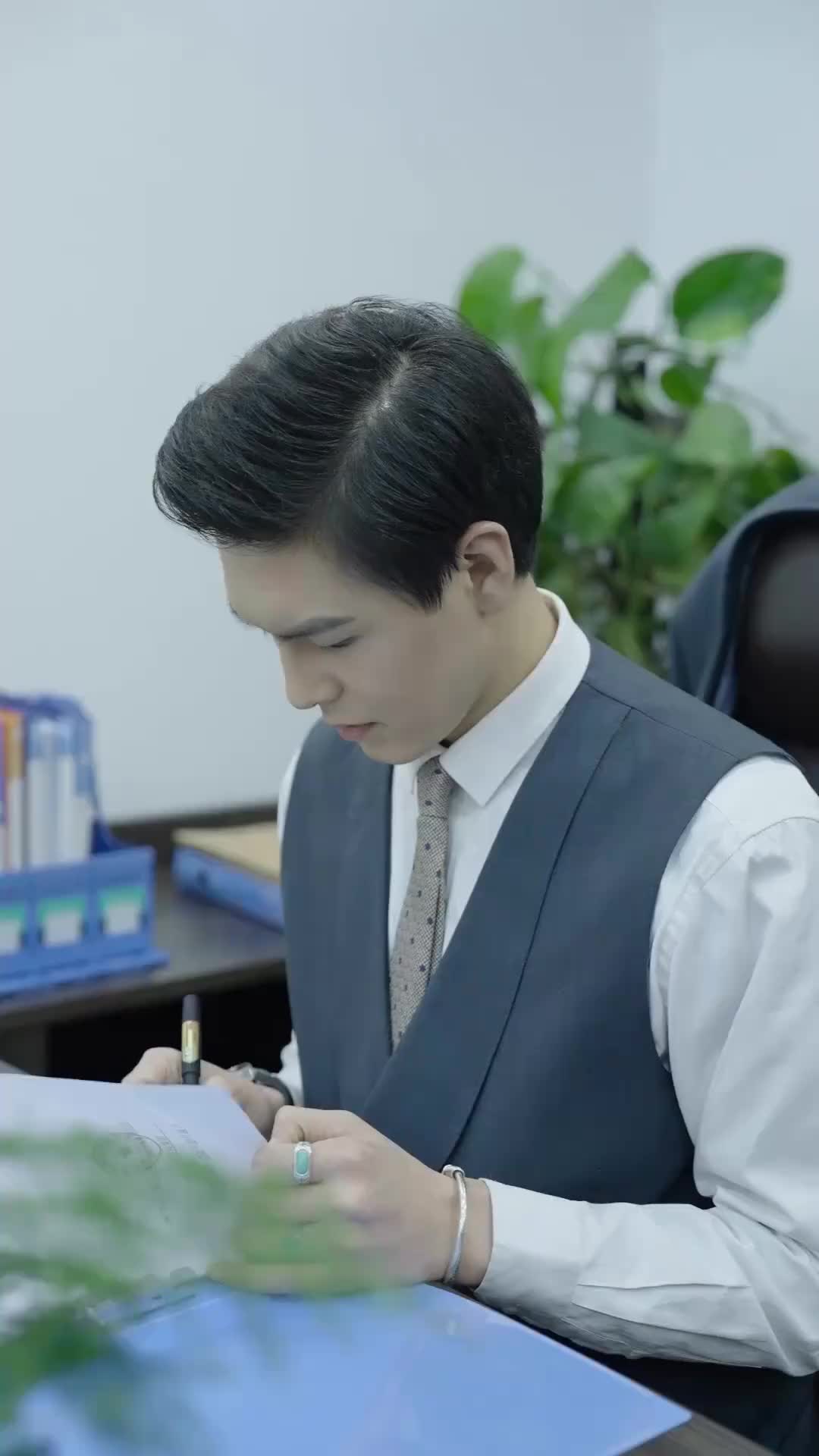 Episódio 64 de O CEO Astuto e Sua Esposa Irresistível
