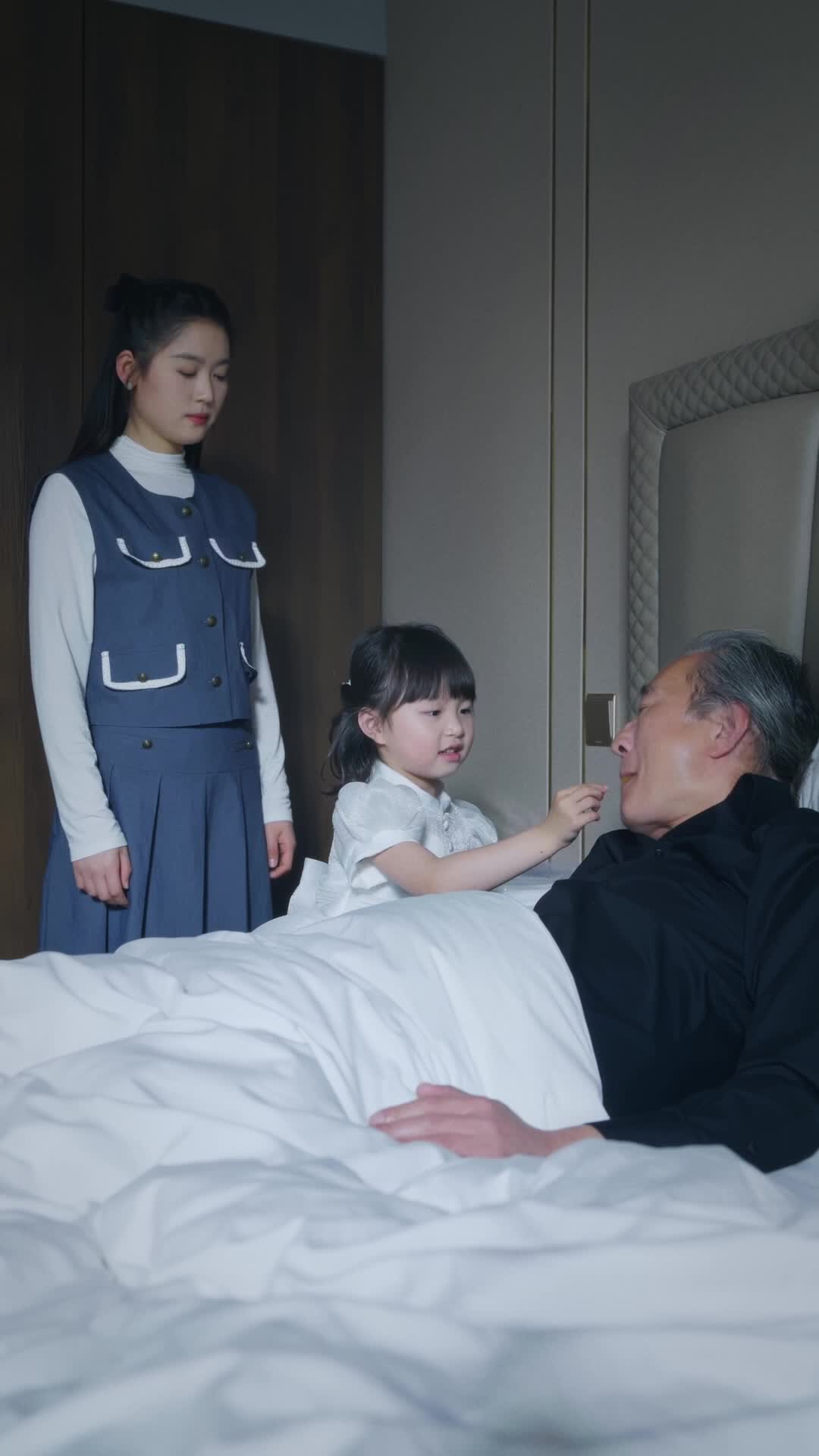 Episódio 56 de Os Três Filhos Mimam a Mamãe